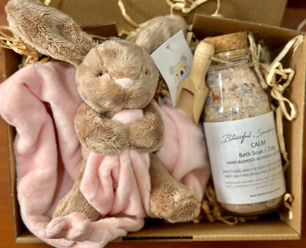 Bunny Comfort Blanket and Bath Soak Gift Set