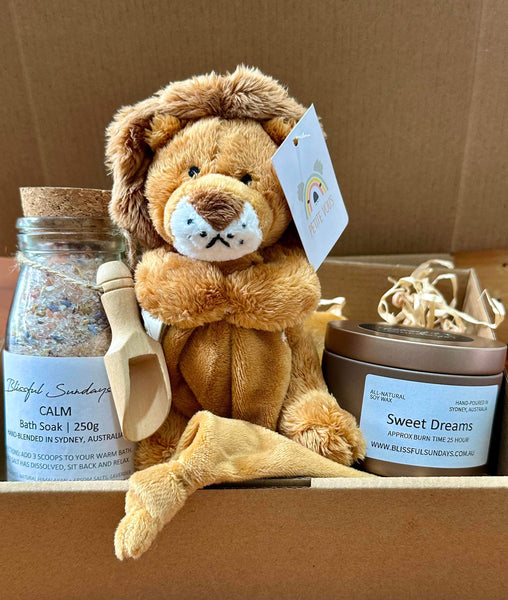 Lion Comfort Blanket Candle and Bath Soak Gift Set